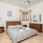 Villa Tsikkos Ena