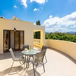 Tsikkos Ena Villa