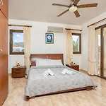 Villa Tsikkos Ena Argaka