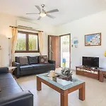 Tsikkos Ena Villa