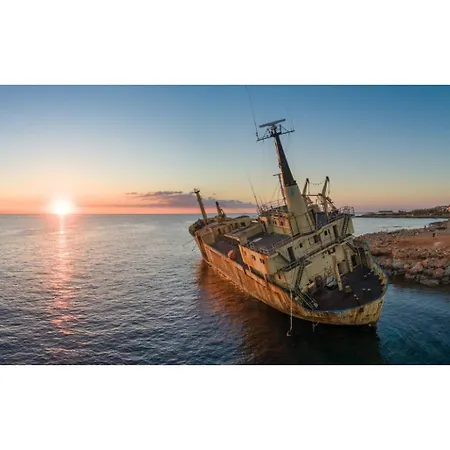 Βίλα Tsikkos Ena *