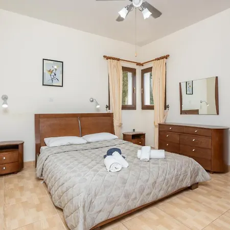 Βίλα Tsikkos Ena