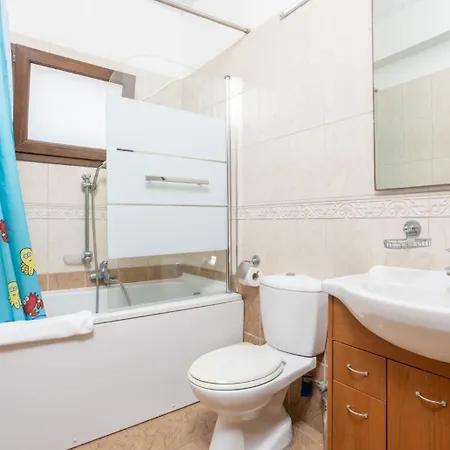 Tsikkos Ena Αργάκα