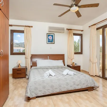 Βίλα Tsikkos Ena Αργάκα