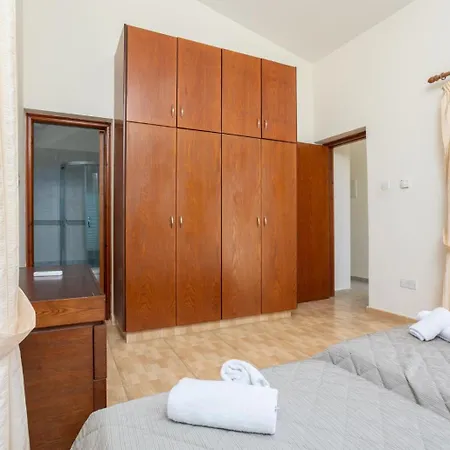 Tsikkos Ena Villa Argaka