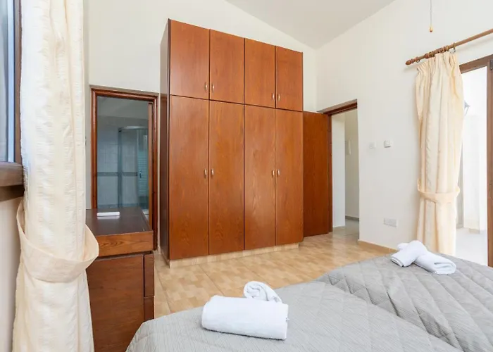 Tsikkos Ena Villa Argaka